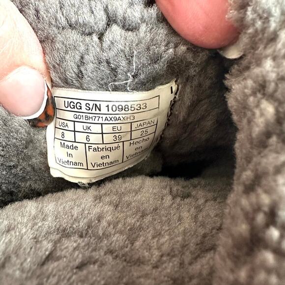 UGG Women's Classic Cozy Boot - Gray Shearling Suede Size 8 Loungewear Warm - Picture 5 of 6